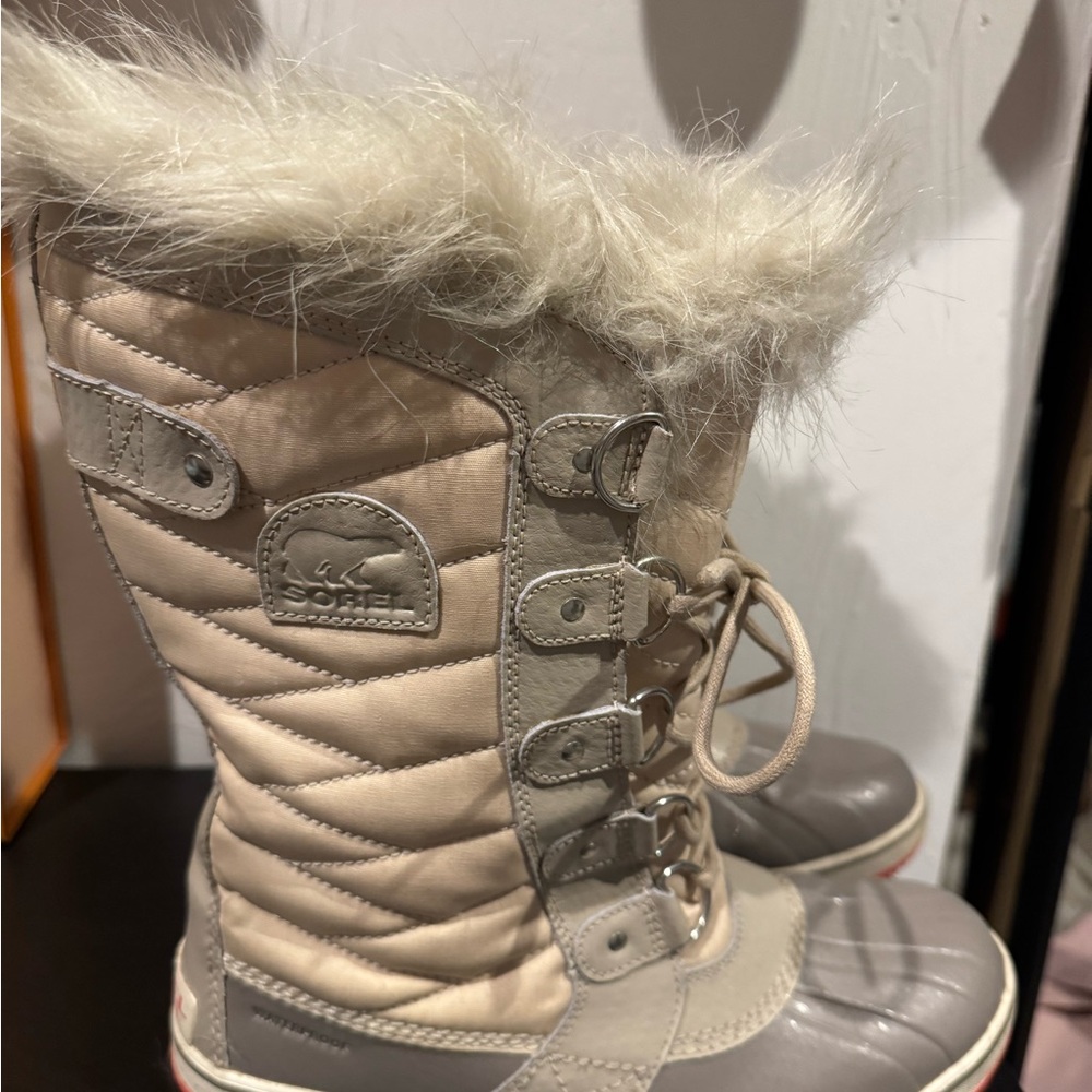 Sorel Women's Beige and Taupe Winter Boots